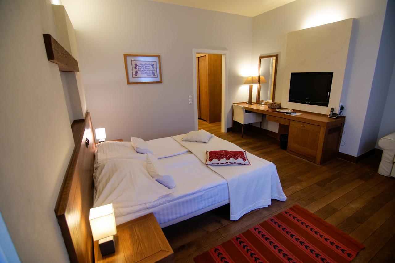 Hotel Pacsirta Совата Экстерьер фото